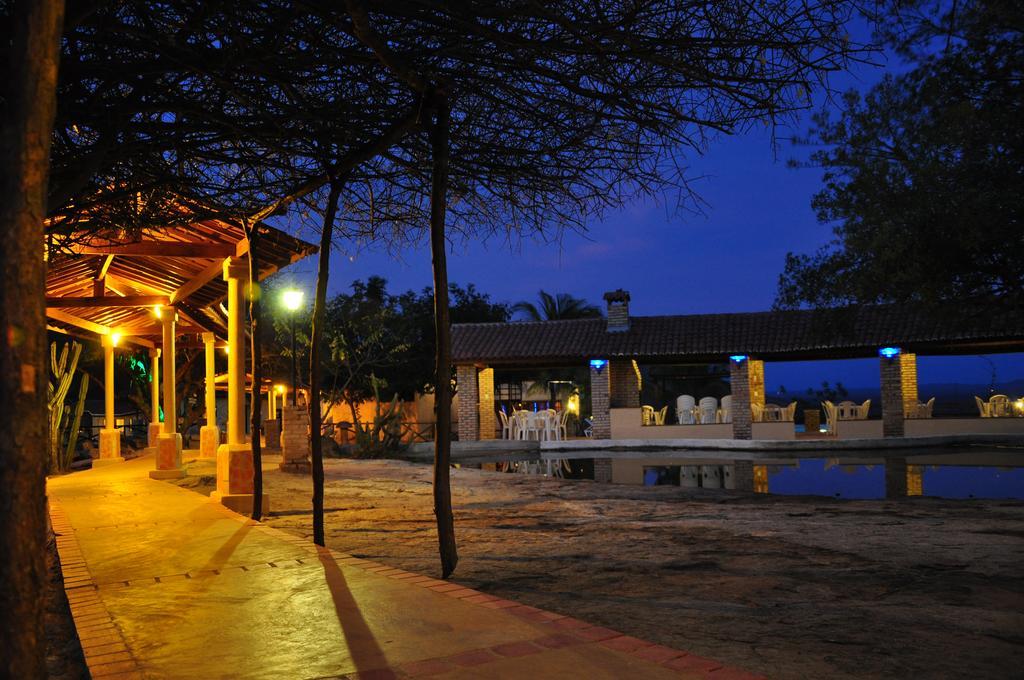 Fazenda Hotel Pedra dos Ventos Quixadá Exterior foto